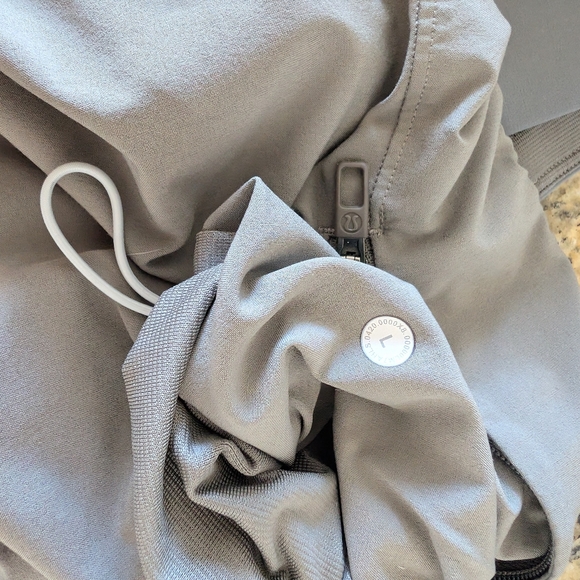 Lululemon L Men's Gray Athletic Shorts - Picture 5 of 5